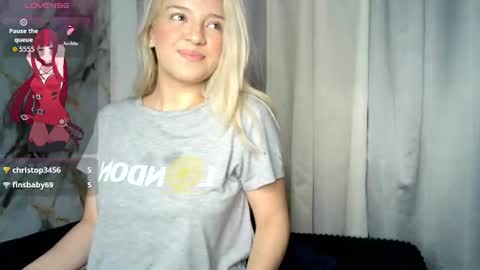 Snapshot of beauty_lana18 chatting on 07/19/26, 10:24 lana online show from 07/19/26, 10:24