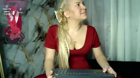Snapshot of beauty_lana18 chatting on 07/29/26, 01:15 lana online show from 07/29/26, 01:15