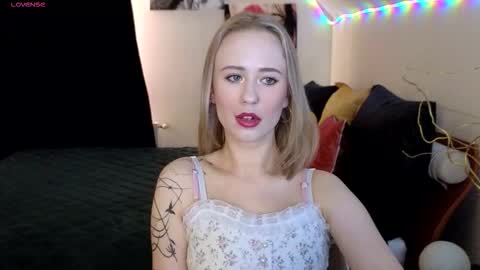 Snapshot of beauty_sashaxx chatting on 10/09/25, 02:48 beauty Sasha online show from 10/09/25, 02:48