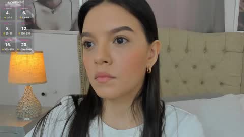 Ariana Reyes online show from 03/04/25, 12:22