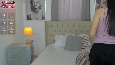 Snapshot of beautyari_ chatting on 09/24/25, 12:30 Ariana Reyes online show from 09/24/25, 12:30