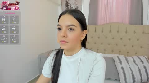 Snapshot of beautyari_ chatting on 09/27/25, 12:21 Ariana Reyes online show from 09/27/25, 12:21