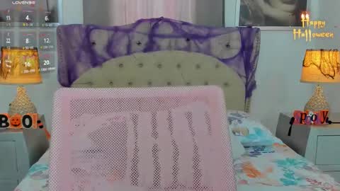 Snapshot of beautyari_ chatting on 10/17/25, 02:52 Ariana Reyes online show from 10/17/25, 02:52