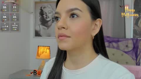 Snapshot of beautyari_ chatting on 10/25/25, 12:13 Ariana Reyes online show from 10/25/25, 12:13