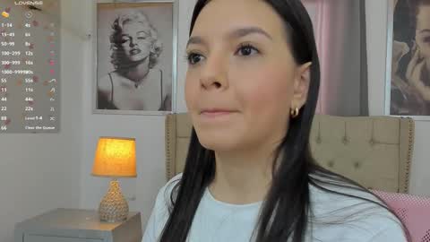 Ariana Reyes online show from 11/04/25, 12:15