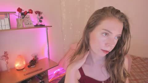 Snapshot of beautyeliise chatting on 09/23/25, 09:01 Eliise online show from 09/23/25, 09:01