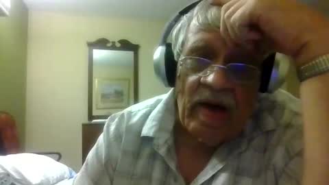 Snapshot of beautytomyeyes chatting on 10/09/25, 12:52 beautytomyeyes online show from 10/09/25, 12:52