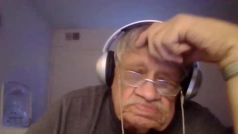 Snapshot of beautytomyeyes chatting on 10/11/25, 02:22 beautytomyeyes online show from 10/11/25, 02:22