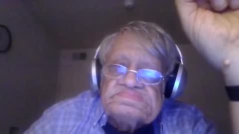 Snapshot of beautytomyeyes chatting on 10/19/25, 02:45 beautytomyeyes online show from 10/19/25, 02:45