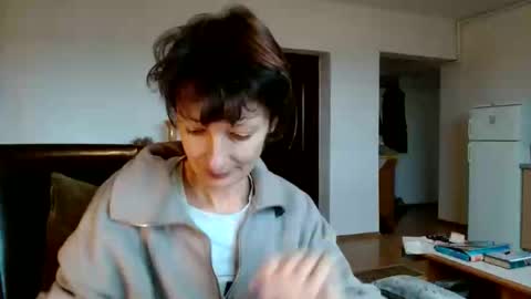 Raluca online show from 12/25/24, 09:13