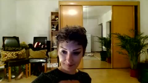 Raluca online show from 06/17/26, 08:10