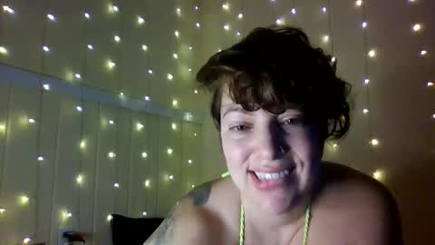 Snapshot of beberoyale chatting on 02/18/25, 03:10 beberoyale online show from 02/18/25, 03:10