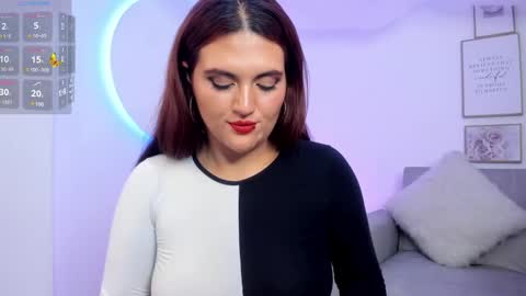 Snapshot of becca_diamond chatting on 01/18/25, 12:35 Rebecca online show from 01/18/25, 12:35