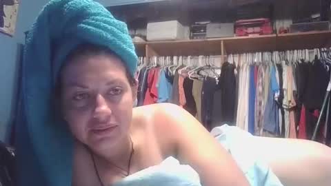 Snapshot of beccabee37 chatting on 10/03/25, 06:43 beccabee37 online show from 10/03/25, 06:43