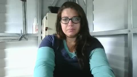 Snapshot of beccabee37 chatting on 01/17/26, 03:50 beccabee37 online show from 01/17/26, 03:50