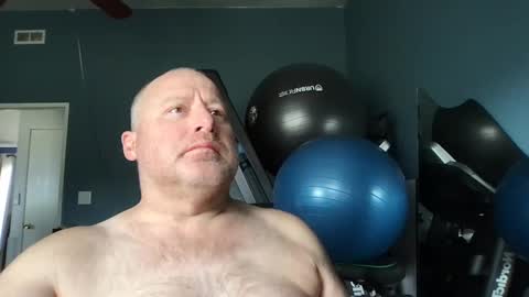 Snapshot of beckster040 chatting on 01/02/25, 05:29 beckster online show from 01/02/25, 05:29