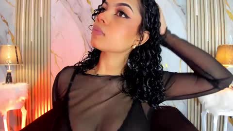 Snapshot of beckyrusso2 chatting on 11/03/25, 01:12 B E C K Y online show from 11/03/25, 01:12