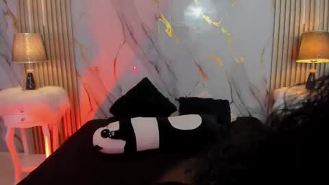 Snapshot of beckyrusso2 chatting on 11/09/25, 01:53 B E C K Y online show from 11/09/25, 01:53