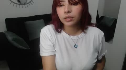 Snapshot of beckysexyhot69 chatting on 07/10/26, 05:37 beckysexyhot69 online show from 07/10/26, 05:37