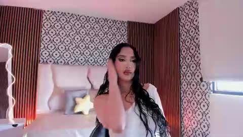 BELLA online show from 07/11/26, 12:30