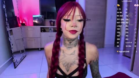 Snapshot of beelzebosss chatting on 10/25/25, 11:32 Daniela  ur fav living dead girl  online show from 10/25/25, 11:32