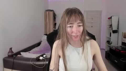 Lisa online show from 09/11/25, 12:16