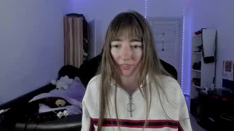 Lisa online show from 09/23/25, 05:27