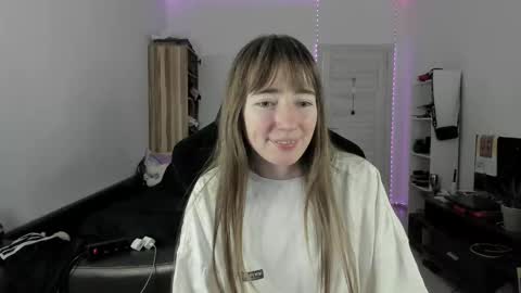 Lisa online show from 09/28/25, 03:50