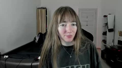 Lisa online show from 10/05/25, 03:43