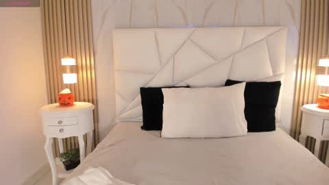 Snapshot of belacampbell chatting on 10/09/25, 06:11 Bela online show from 10/09/25, 06:11