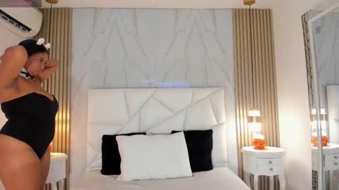 Snapshot of belacampbell chatting on 10/10/25, 05:28 Bela online show from 10/10/25, 05:28