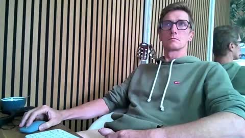 Snapshot of belami_france chatting on 09/19/25, 11:00 SexFriendFrance online show from 09/19/25, 11:00