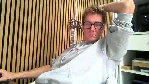 Snapshot of belami_france chatting on 10/03/25, 11:29 SexFriendFrance online show from 10/03/25, 11:29