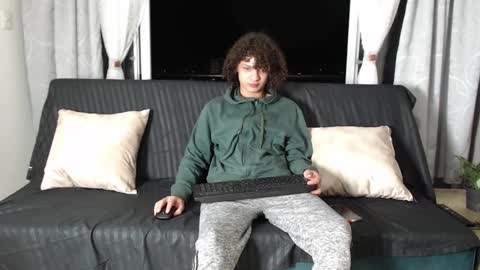 Snapshot of belamiramil chatting on 01/17/25, 04:17 independent model online show from 01/17/25, 04:17