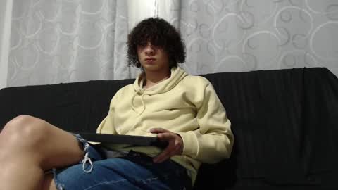 Snapshot of belamiramil chatting on 01/18/25, 01:19 independent model online show from 01/18/25, 01:19