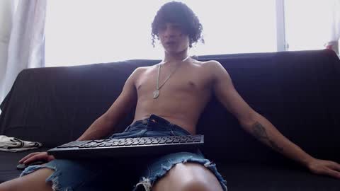 Snapshot of belamiramil chatting on 01/19/25, 06:00 independent model online show from 01/19/25, 06:00