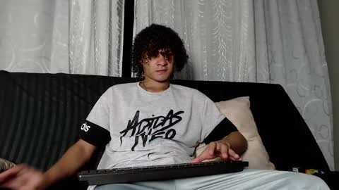 Snapshot of belamiramil chatting on 02/02/25, 12:09 independent model online show from 02/02/25, 12:09