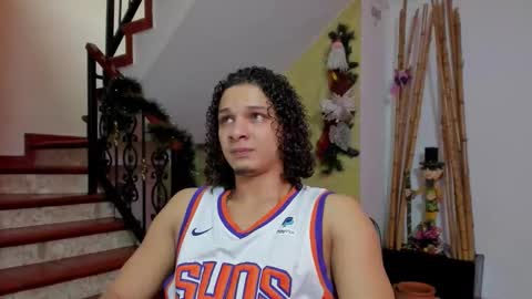 independent model online show from 12/22/25, 05:43