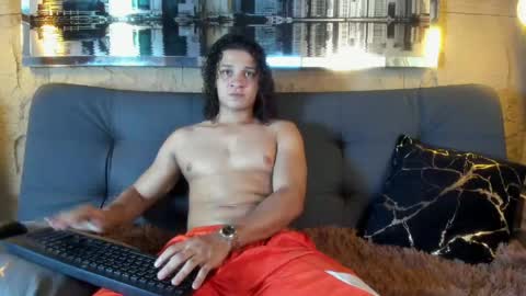 independent model online show from 05/22/26, 09:53