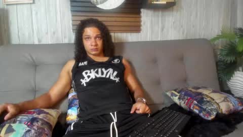independent model online show from 05/26/26, 07:10