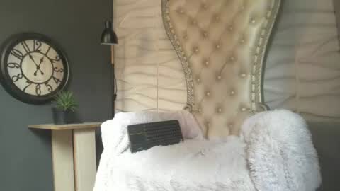 independent model online show from 07/23/26, 05:55