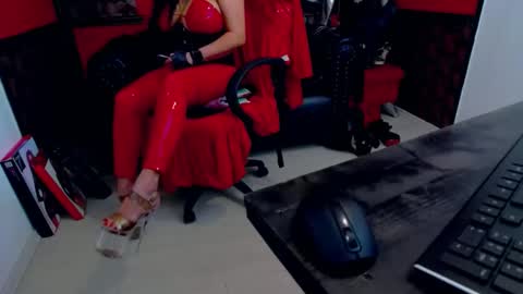 Snapshot of belatrixdomme chatting on 03/06/25, 06:19 BelatrixDomme online show from 03/06/25, 06:19