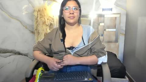 Snapshot of belen_green chatting on 05/11/26, 04:04 Belen online show from 05/11/26, 04:04
