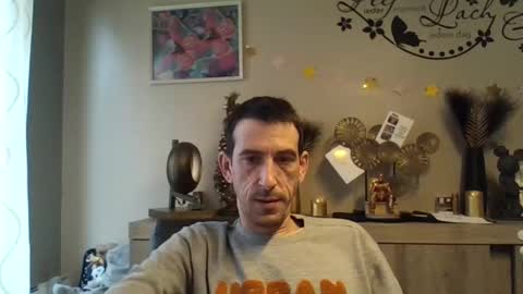 Snapshot of belgianboy33 chatting on 12/03/24, 09:11 Dreamcock online show from 12/03/24, 09:11