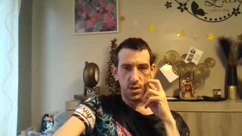 Snapshot of belgianboy33 chatting on 12/04/24, 08:34 Dreamcock online show from 12/04/24, 08:34