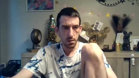 Snapshot of belgianboy33 chatting on 12/26/24, 08:18 Dreamcock online show from 12/26/24, 08:18