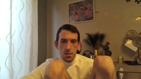 Snapshot of belgianboy33 chatting on 01/13/25, 08:37 Dreamcock online show from 01/13/25, 08:37