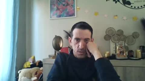 Snapshot of belgianboy33 chatting on 03/10/25, 09:43 Dreamcock online show from 03/10/25, 09:43