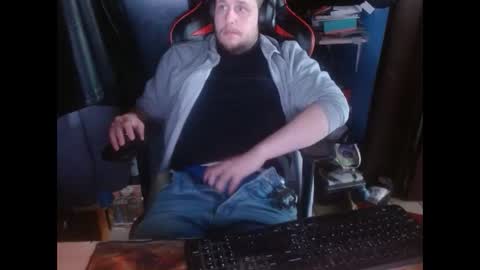 Snapshot of belgiandudeantwerp chatting on 10/16/25, 11:44 Belgian Dude online show from 10/16/25, 11:44