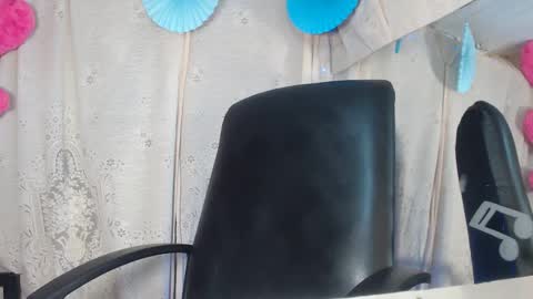 modelo independiente online show from 12/05/24, 03:04